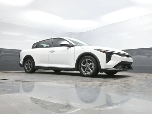 Used 2025 Kia K4 FWD image 31