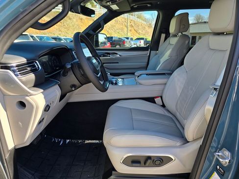 New 2026 Jeep Grand Wagoneer 4WD image 4