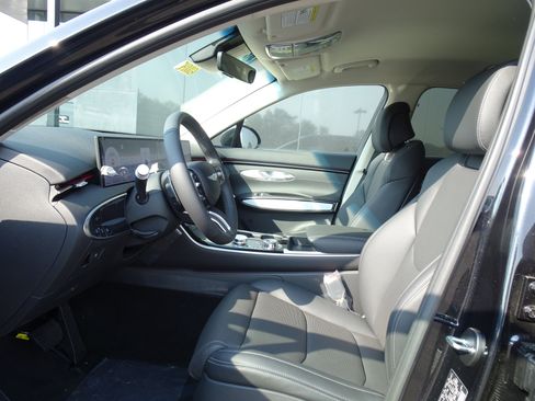 New 2026 Genesis GV70 2.5T image 9