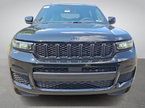 New 2025 Jeep Grand Cherokee L Altitude image 2