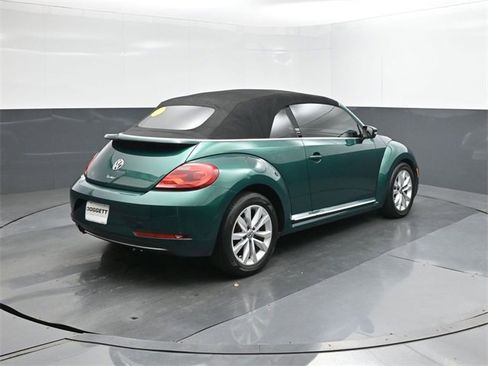 Used 2017 Volkswagen Beetle 1.8T Classic image 11