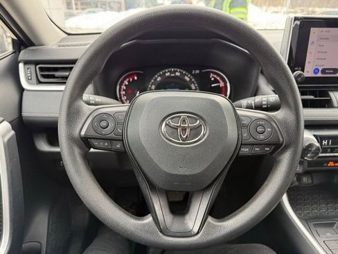 Used 2025 Toyota RAV4 XLE image 14