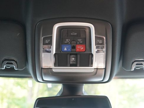 Used 2023 RAM 3500 Limited AWD/4WD image 32