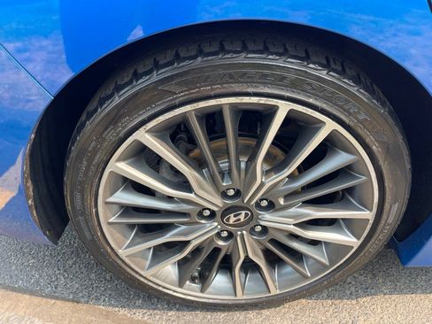 Used 2017 Hyundai Elantra Sport w/ Sport Premium Package 06 FWD image 26