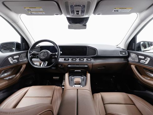 Used 2024 Mercedes-Benz GLS 450 4MATIC w/ AMG Line Exterior image 29