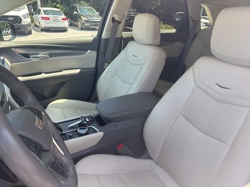 Used 2024 Cadillac XT5 Premium Luxury FWD image 6
