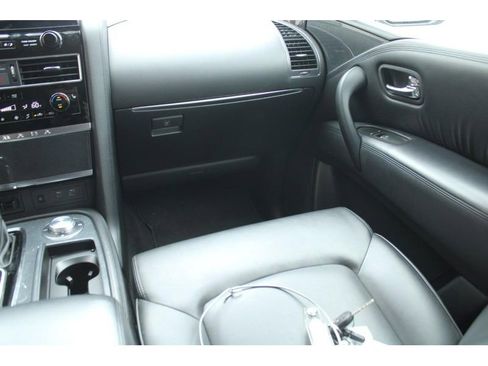 Used 2024 Nissan Armada SV AWD/4WD image 17