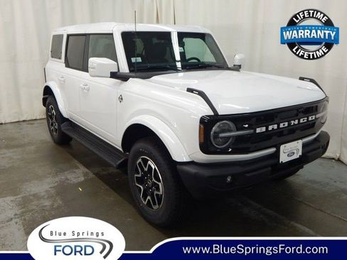 New 2025 Ford Bronco Outer Banks image 1
