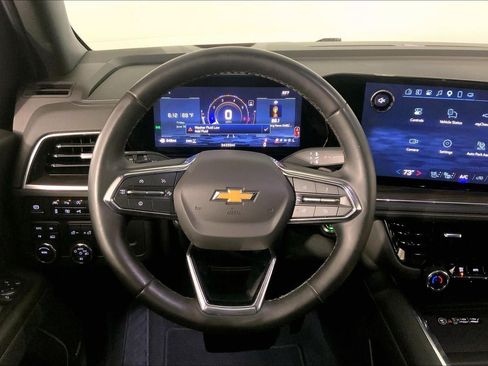 Used 2025 Chevrolet Tahoe Premier AWD/4WD image 5