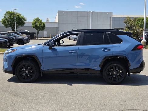Used 2022 Toyota RAV4 XSE AWD/4WD image 2