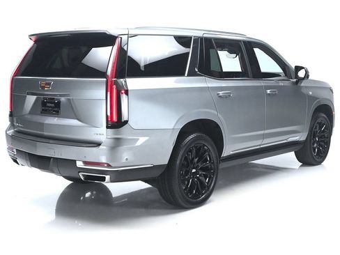 Used 2025 Cadillac Escalade Premium Luxury RWD image 6