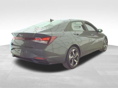 Used 2023 Hyundai Elantra SEL w/ Convenience Package image 5
