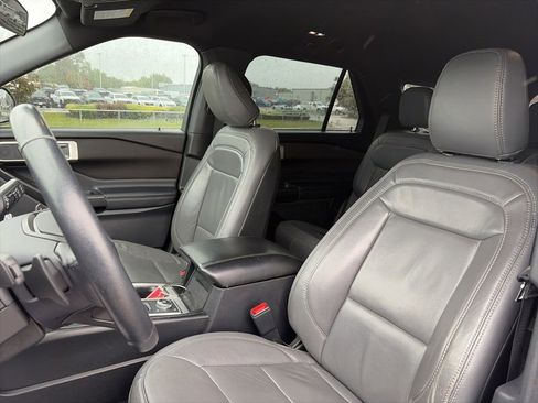 Used 2020 Ford Explorer XLT w/ Comfort Package AWD/4WD image 54