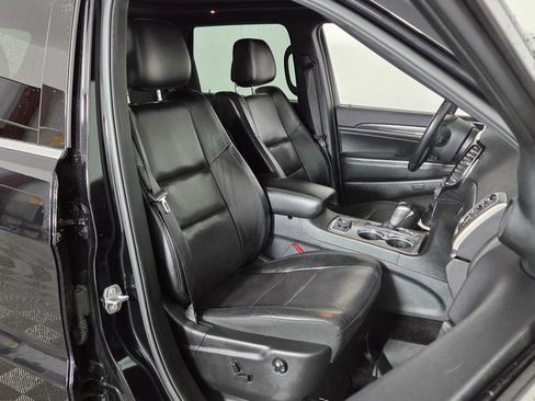 Used 2019 Jeep Grand Cherokee Limited w/ Luxury Group II AWD/4WD image 38