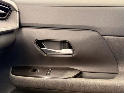 Used 2025 Nissan Kicks SV image 25