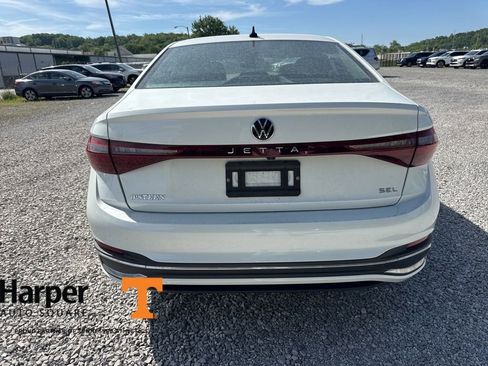 Used 2025 Volkswagen Jetta SEL image 4