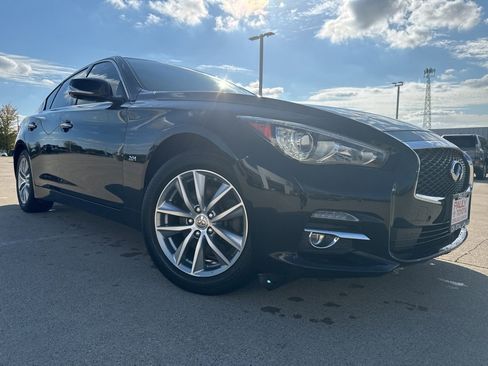 Used 2016 INFINITI Q50 Premium w/ Driver Assistance Package image 2