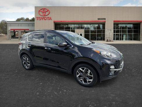 Used 2020 Kia Sportage EX w/ EX Technology Package AWD/4WD image 3