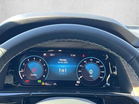 Used 2025 Volkswagen Atlas SE image 11