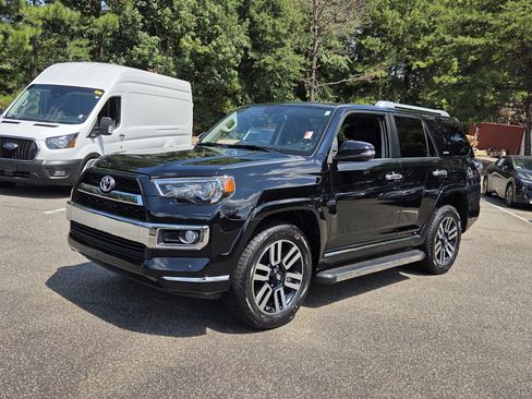 Used 2018 Toyota 4Runner Limited AWD/4WD image 3