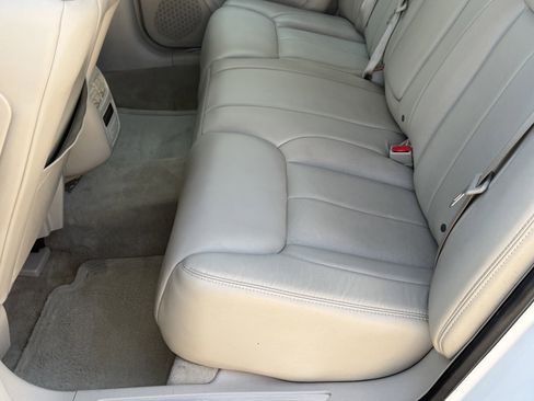 Used 2008 Cadillac DTS FWD image 23