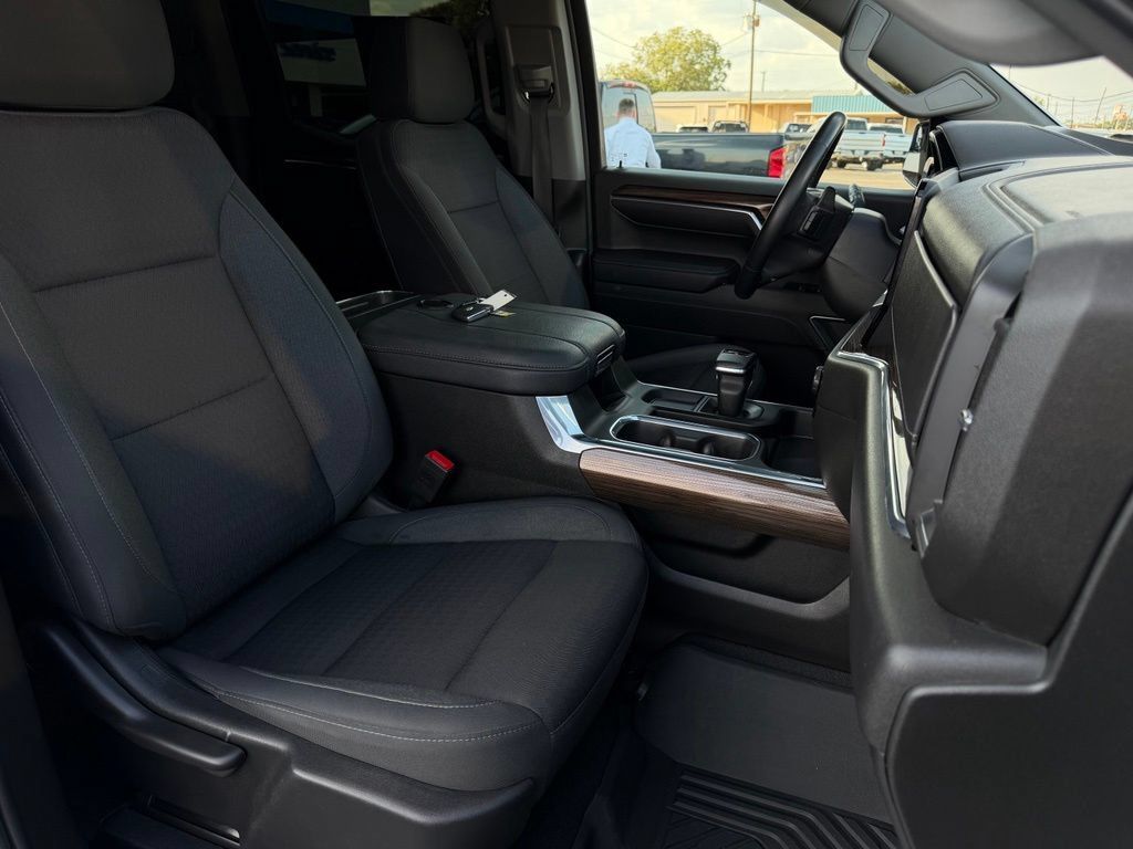 Used 2023 Chevrolet Silverado 1500 RST AWD/4WD image 17