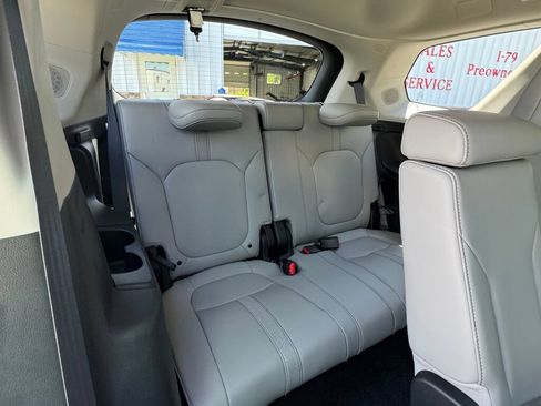 Used 2023 Honda Pilot Touring image 22