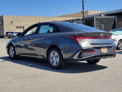 New 2026 Hyundai Elantra SE