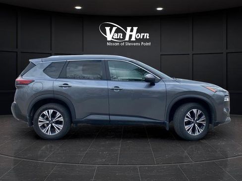Used 2022 Nissan Rogue SV w/ SV Premium Package image 8
