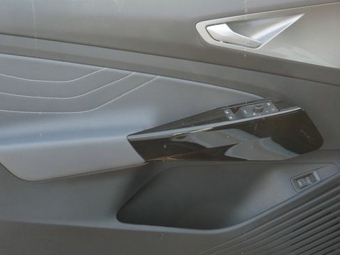 New 2026 Volkswagen ID.4 Pro S image 4