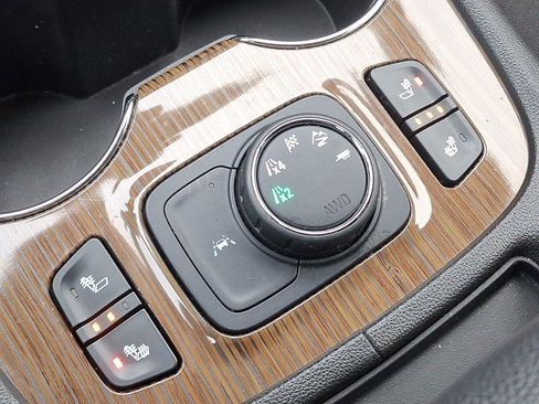 Used 2021 GMC Acadia SLE w/ Driver Convenience Package image 44