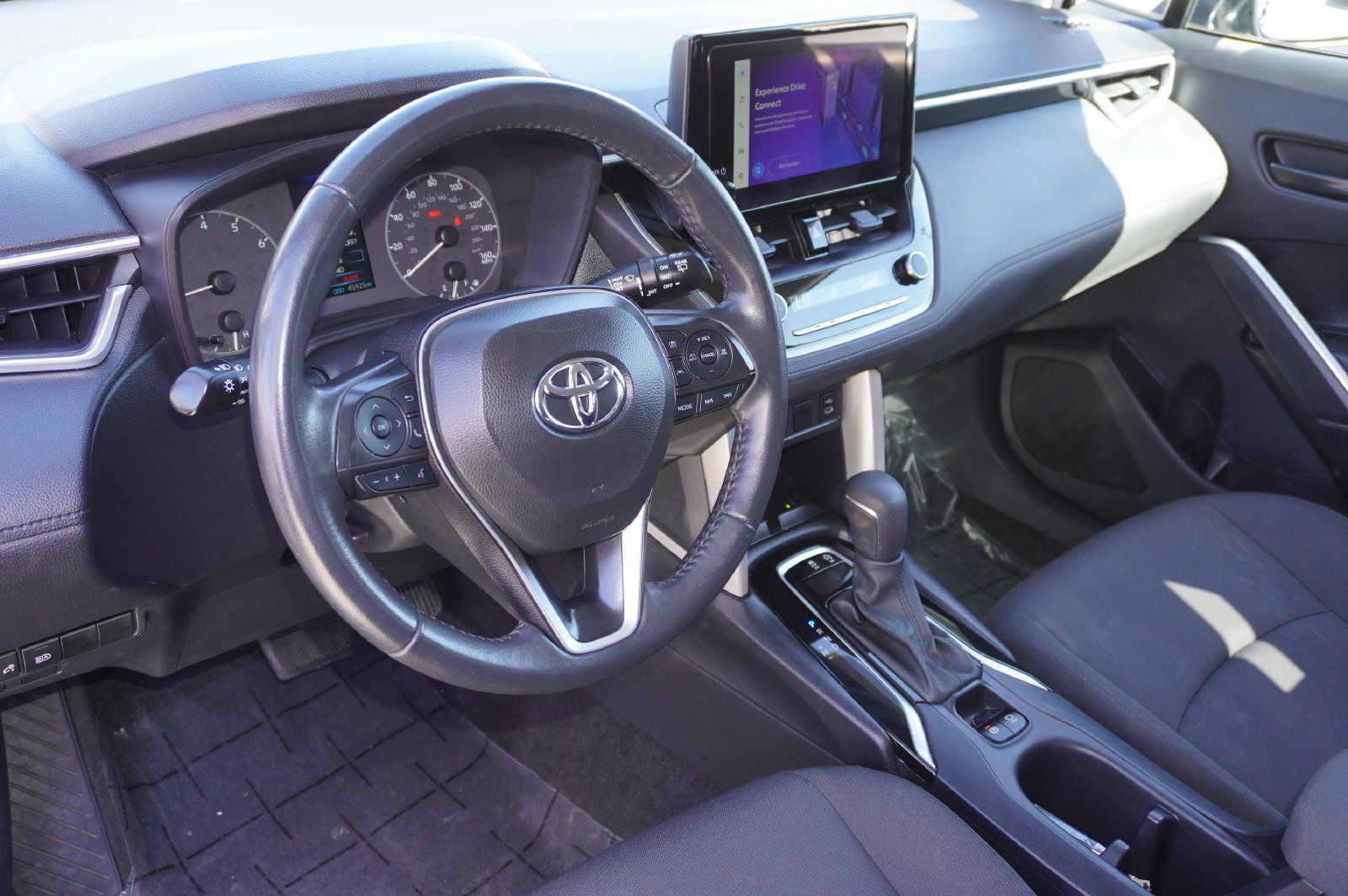 Certified 2024 Toyota Corolla Cross LE AWD/4WD image 12