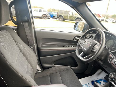Certified 2025 Dodge Durango GT image 24