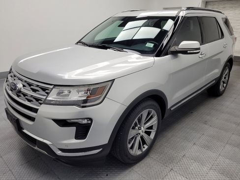 Used 2018 Ford Explorer Limited w/ Ford Safe & Smart Package FWD image 2