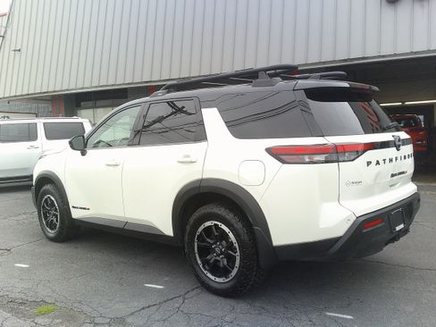 Used 2024 Nissan Pathfinder Rock Creek AWD/4WD image 5