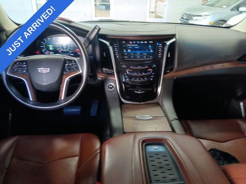 Used 2017 Cadillac Escalade Premium Luxury AWD/4WD image 5