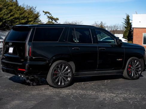 Used 2025 Cadillac Escalade V image 5