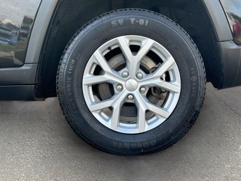 Used 2023 Jeep Grand Cherokee L Limited AWD/4WD image 31