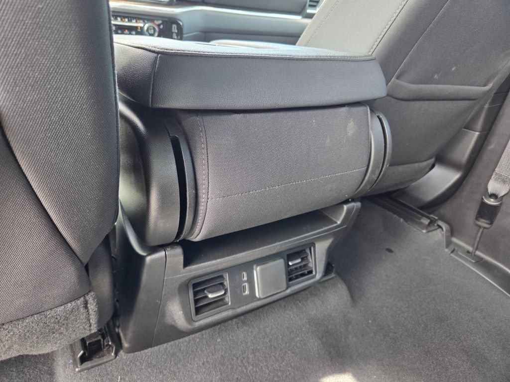 Used 2025 Chevrolet Silverado 2500 LT w/ Convenience Package AWD/4WD image 9