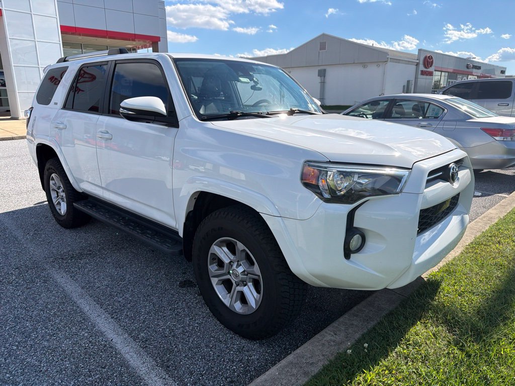 Used 2020 Toyota 4Runner SR5 Premium w/ Moonroof Package AWD/4WD image 7