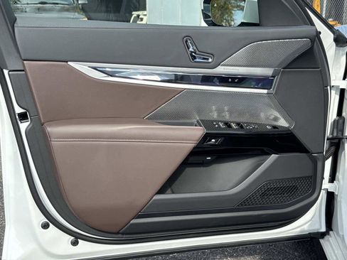 New 2026 BMW 740i w/ Premium Package image 17