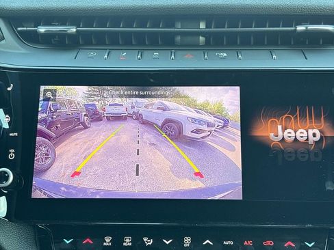 New 2026 Jeep Grand Cherokee Altitude AWD/4WD image 11