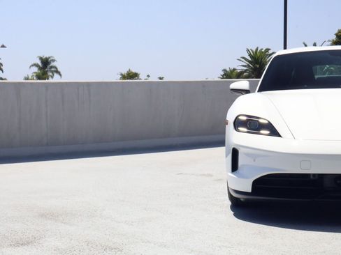 Certified 2025 Porsche Taycan 4S AWD/4WD image 12