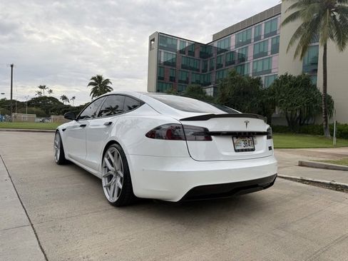 Used 2022 Tesla Model S Plaid image 4