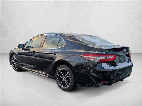 Certified 2018 Toyota Camry SE image 7