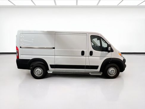 Used 2025 RAM ProMaster 2500 w/ U-Haul Equipment Group FWD image 21