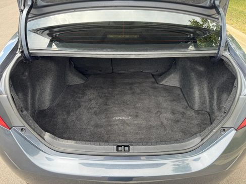 Used 2015 Toyota Corolla LE FWD image 12