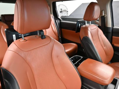 Used 2022 Kia Carnival SX FWD image 52