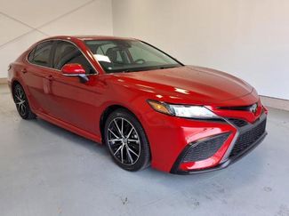 Used 2023 Toyota Camry SE image 1