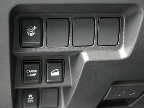 Used 2023 Nissan Frontier SV w/ Technology Package image 5